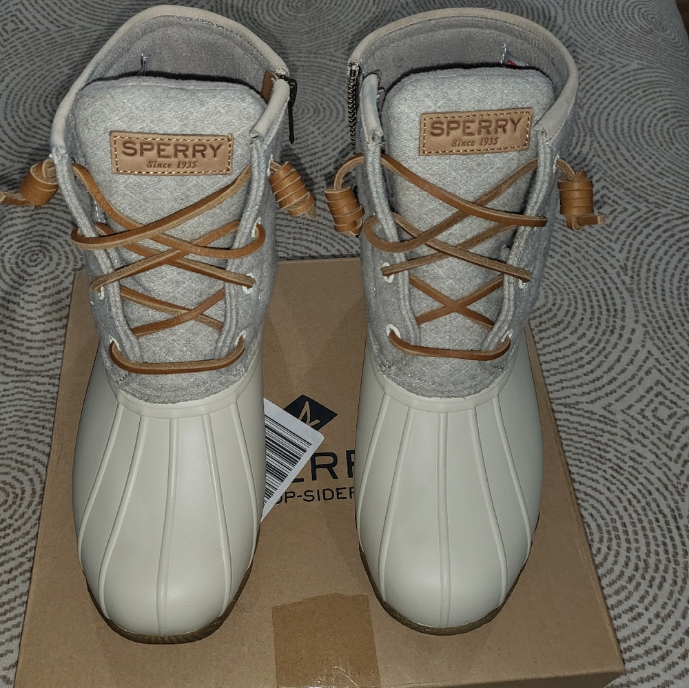 SPERRY Saltwater Boots
